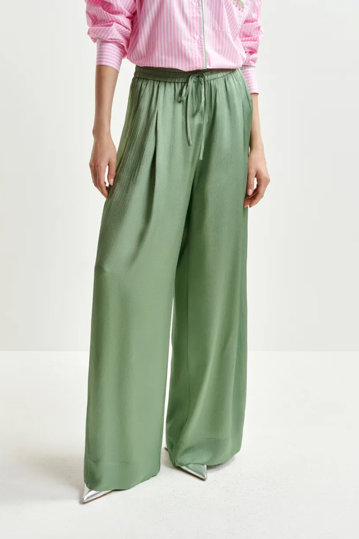 essentiel antwerp pantalon hollusk