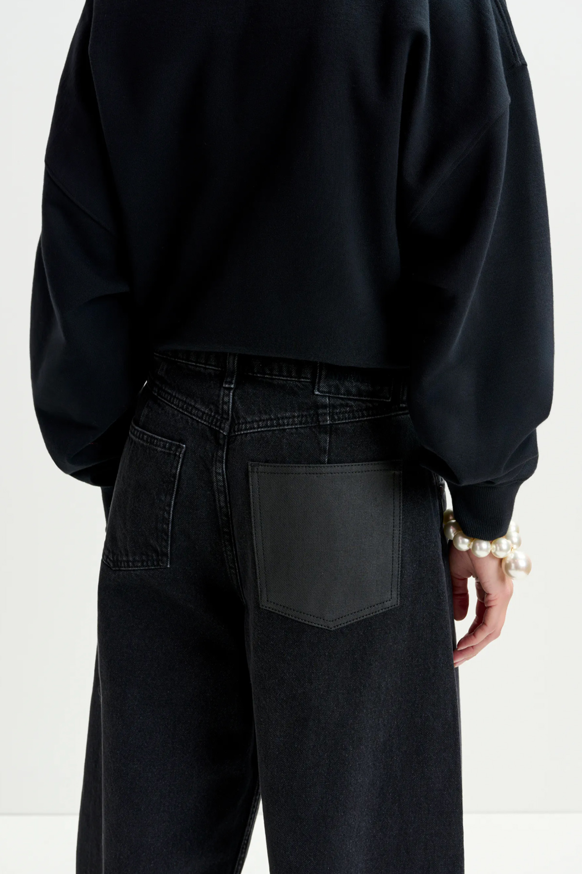 essentiel antwerp jean interstella