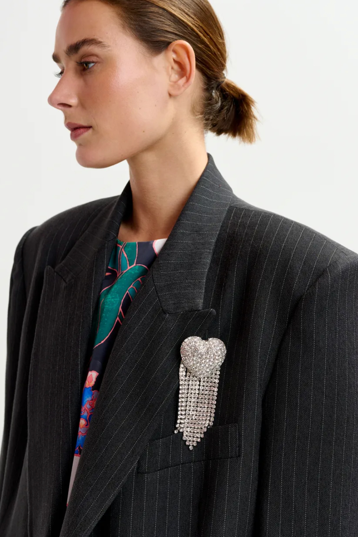 essentiel antwerp broche ilive