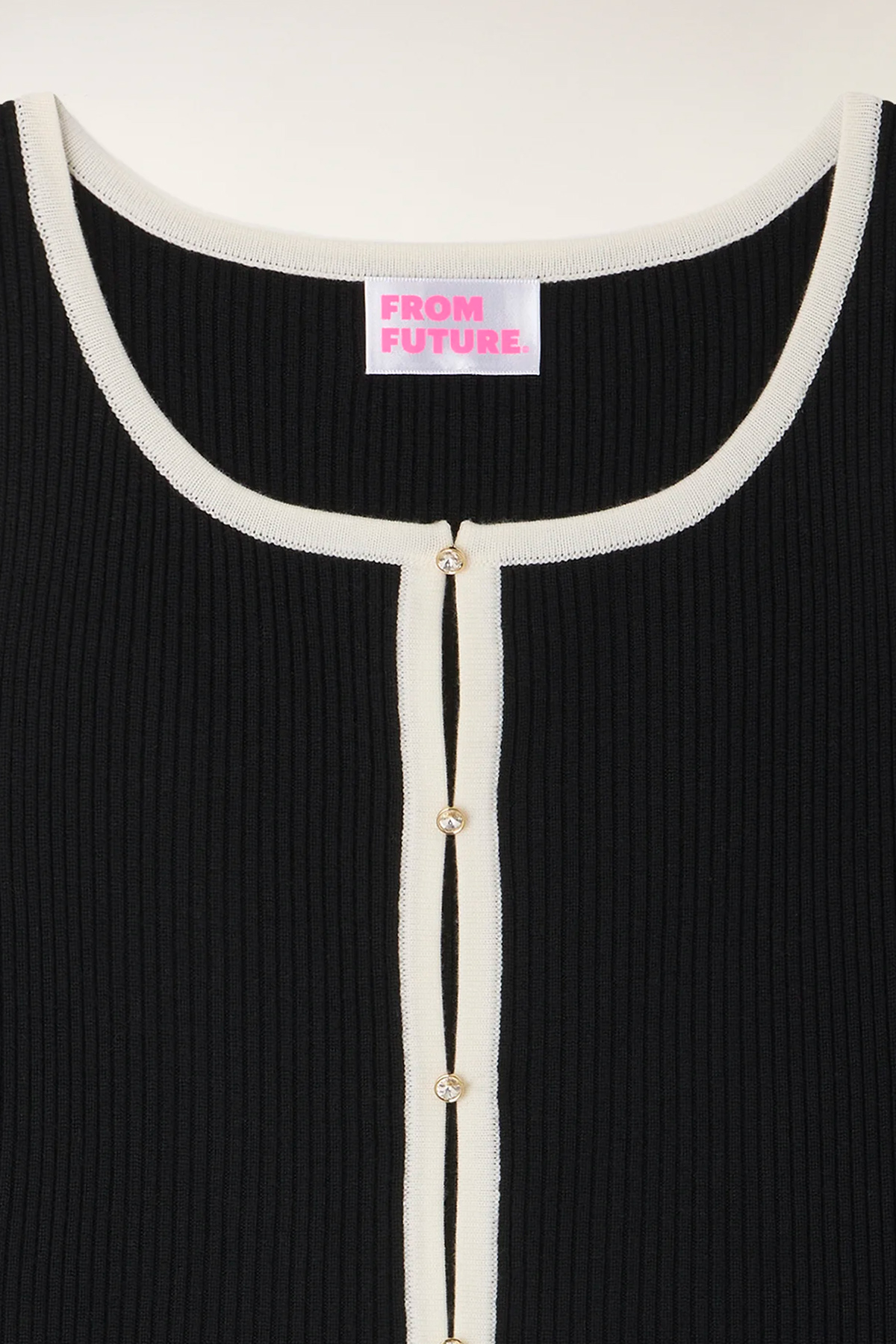 from future top sans manches boutons strass